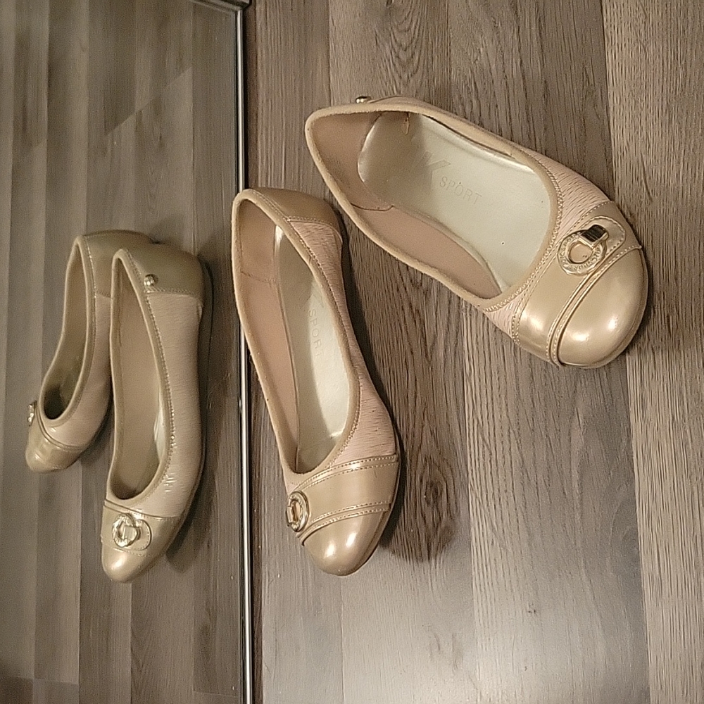 Anne Klein Nude Gold Flats Size 6